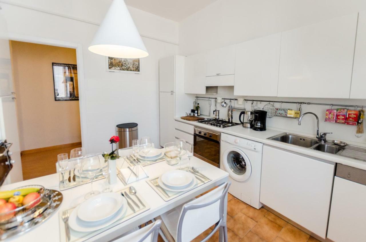 Roomy Central Apartment Milan Exterior photo